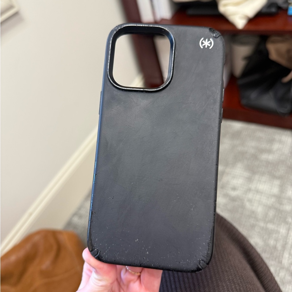 Used iPhone 12 Pro MAX Speck Case